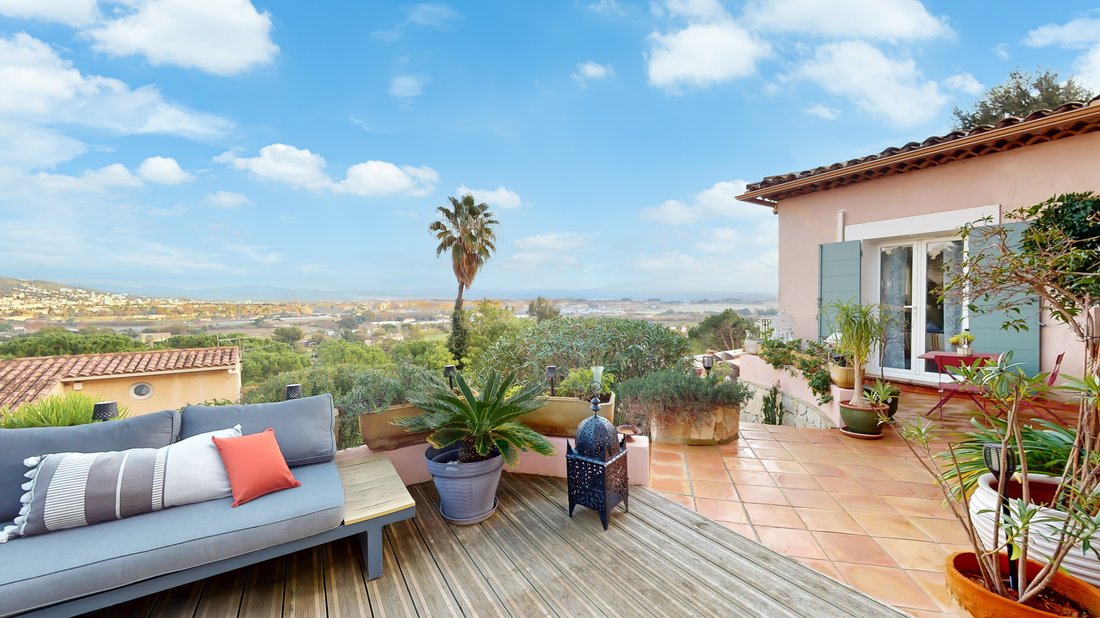 Villa in Hyeres, Provence-Alpes-Côte d'Azur, France 1 - 18354281