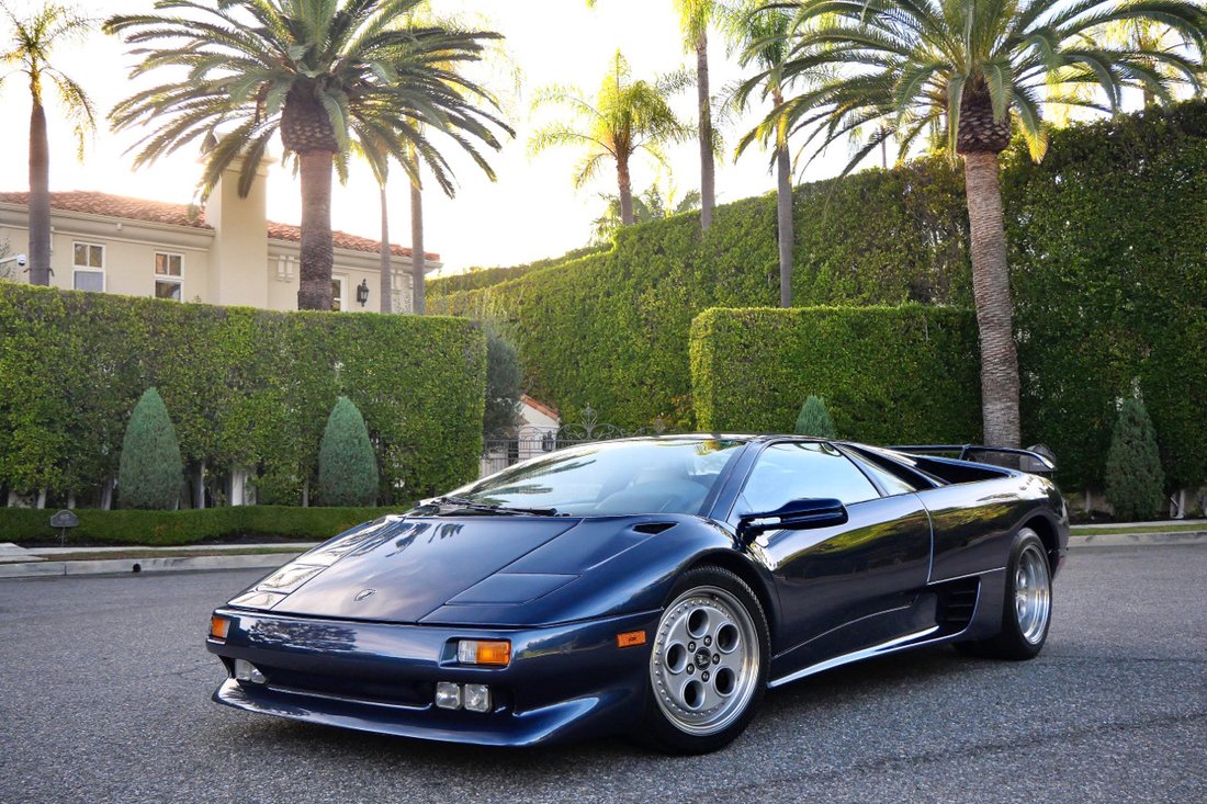 Coupe in West Hollywood, CA, United States 2 - 18353170