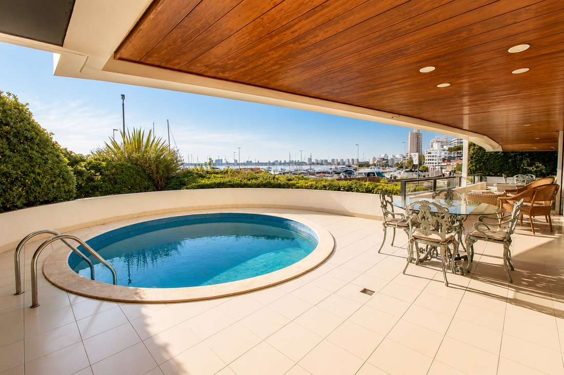Apartment in Punta del Este, Maldonado Department, Uruguay 1 - 18353022
