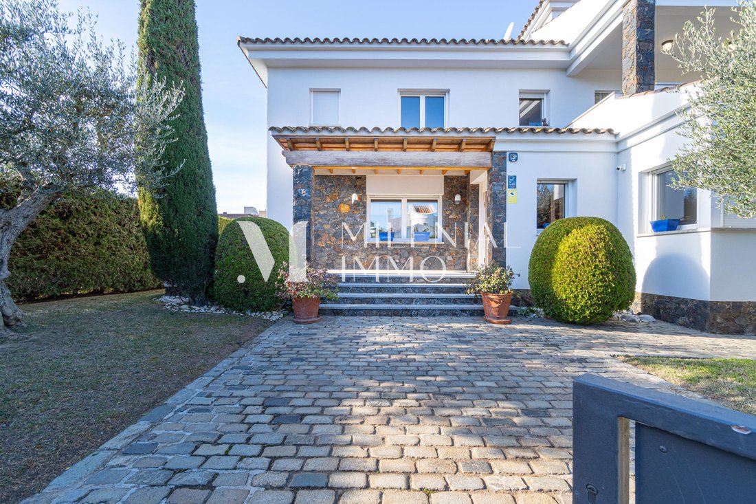 Villa a Castelló d'Empúries, Catalogna, Spagna 1 - 18351076