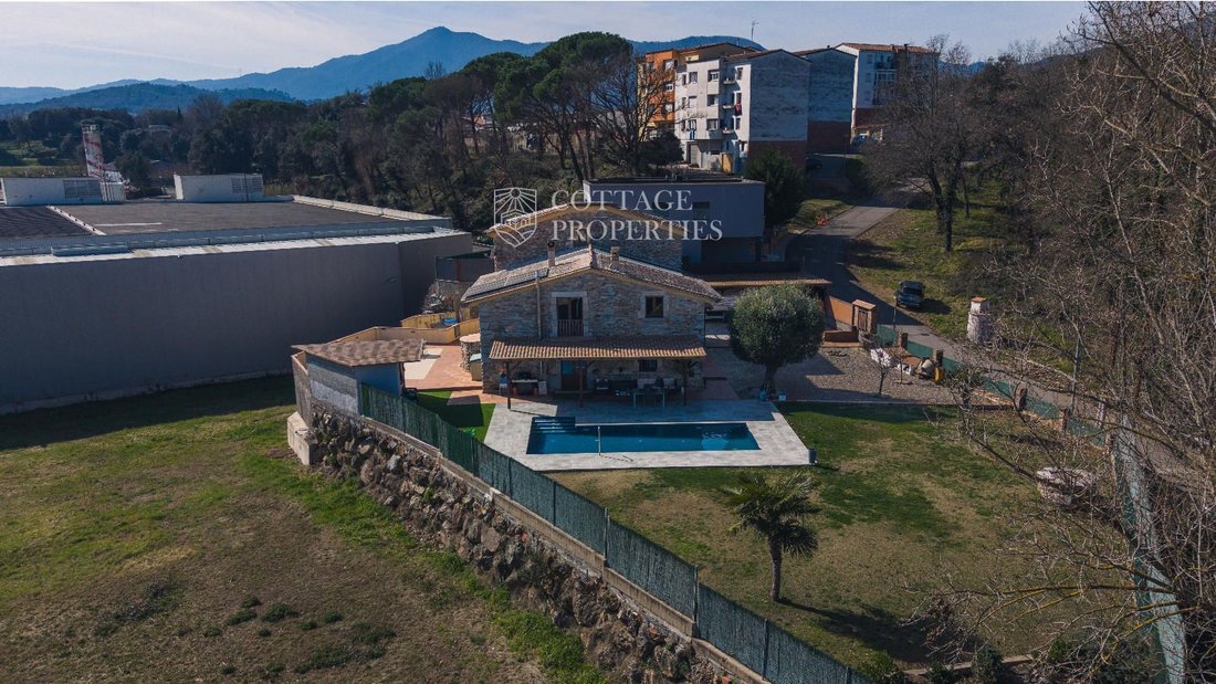 Finca in Sant Julia del Llor i Bonmati, Catalonia, Spain 5 - 18352662