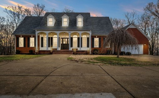 House in Santa Fe, Tennessee, United States 1