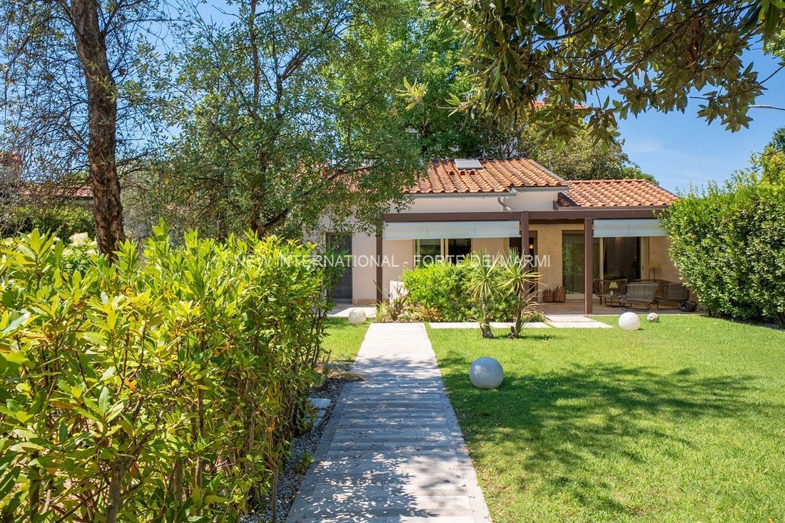 House in Center, Forte dei Marmi, Tuscany 2 - 18355660