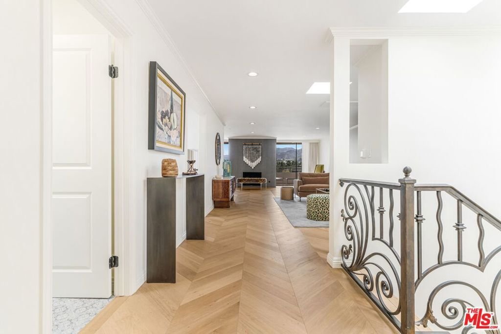 Condo in Los Angeles, California, United States 3 - 18354996