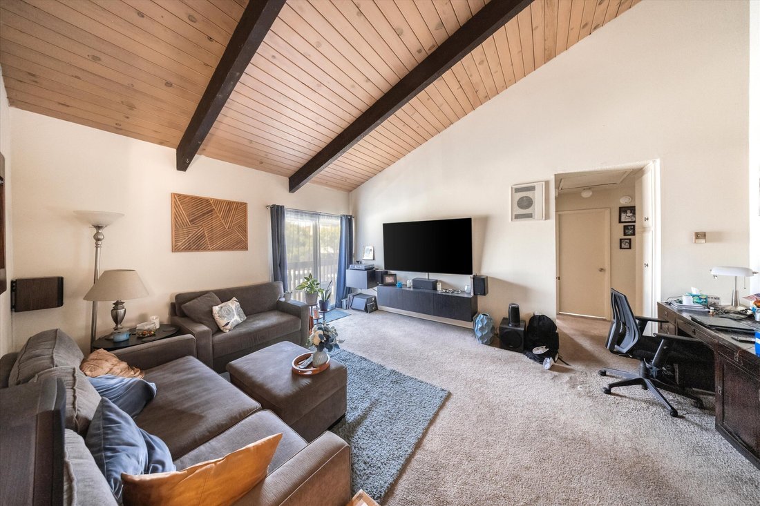Goleta, California, United States 5 - 18353658
