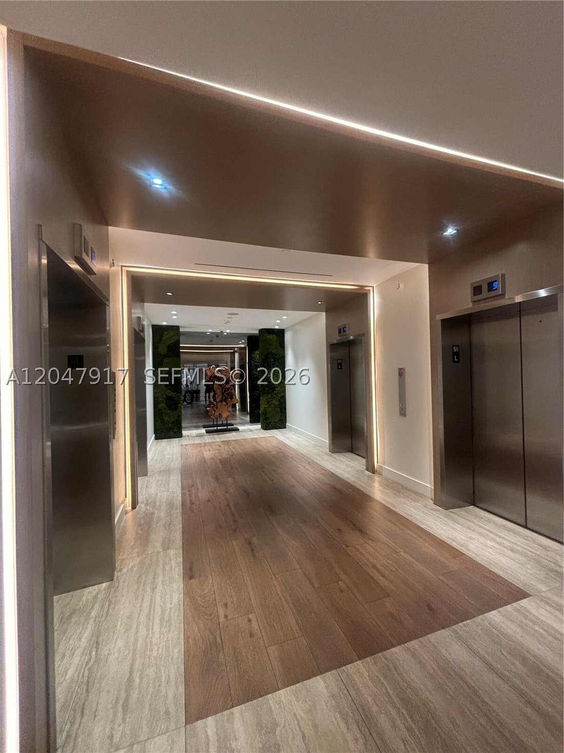 Condo in Miami Beach, Florida, United States 4 - 18354346