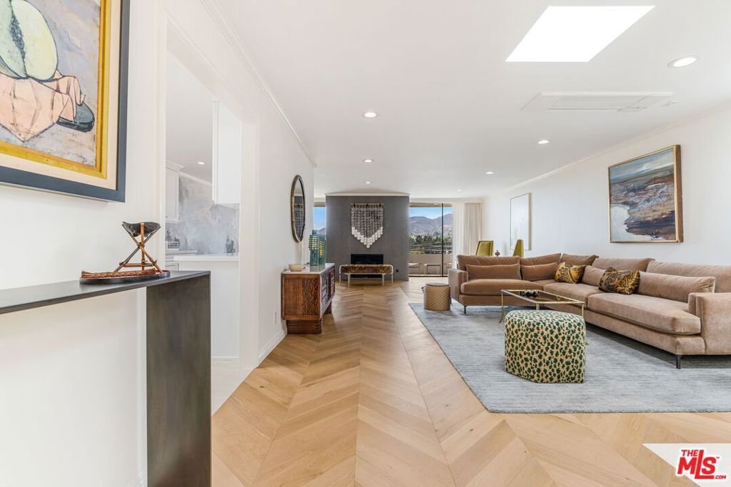 Condo in Los Angeles, California, United States 4 - 18354996