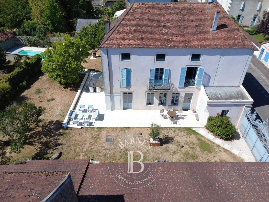 Townhouse in Semur-en-Auxois, Bourgogne – Franche-Comté, France 1 - 18302812