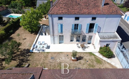 Townhouse in Semur-en-Auxois, Bourgogne – Franche-Comté, France 1