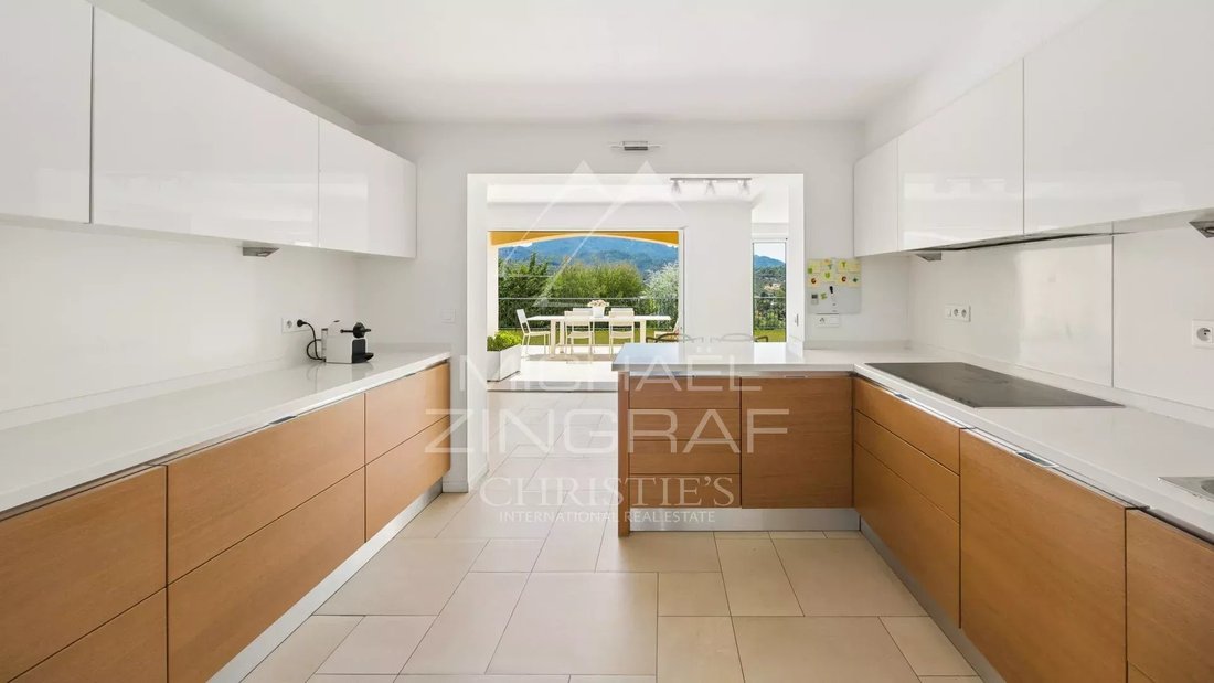 Villa in Mandelieu-la-Napoule, Provence-Alpes-Côte d'Azur, France 4 - 18352624