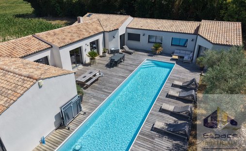 House in Aigrefeuille-d'Aunis, Nouvelle-Aquitaine, France 1