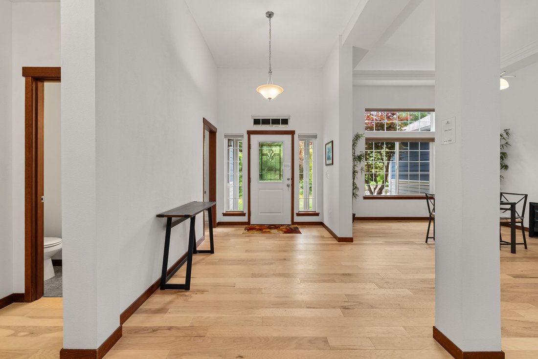 House in Rainier, Washington, United States 4 - 17820844