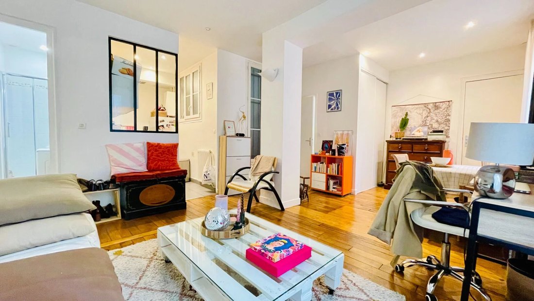 Apartment in Clichy-Trinité, Paris 9e Arrondissement, Paris 1 - 18353410