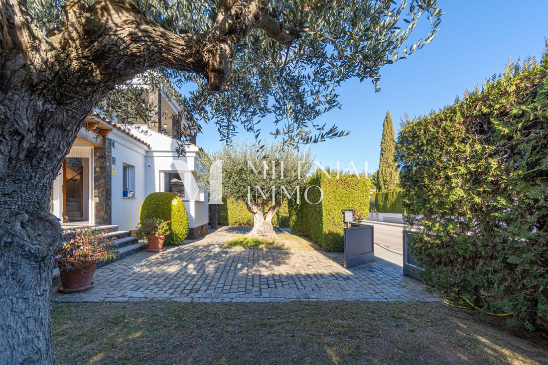 Villa a Castelló d'Empúries, Catalogna, Spagna 3 - 18351076