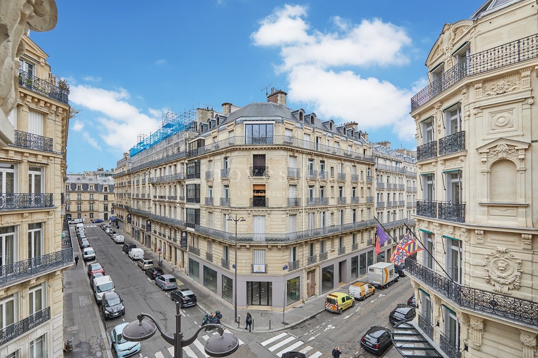 Apartment in Elysées-Madeleine, Paris 8e Arrondissement, Paris 4 - 18351822