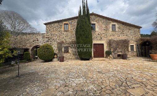 Finca in Mont-ras, Catalonia, Spain 1