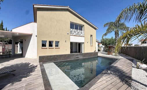 House in Saint-Genis-des-Fontaines, Occitania, France 1