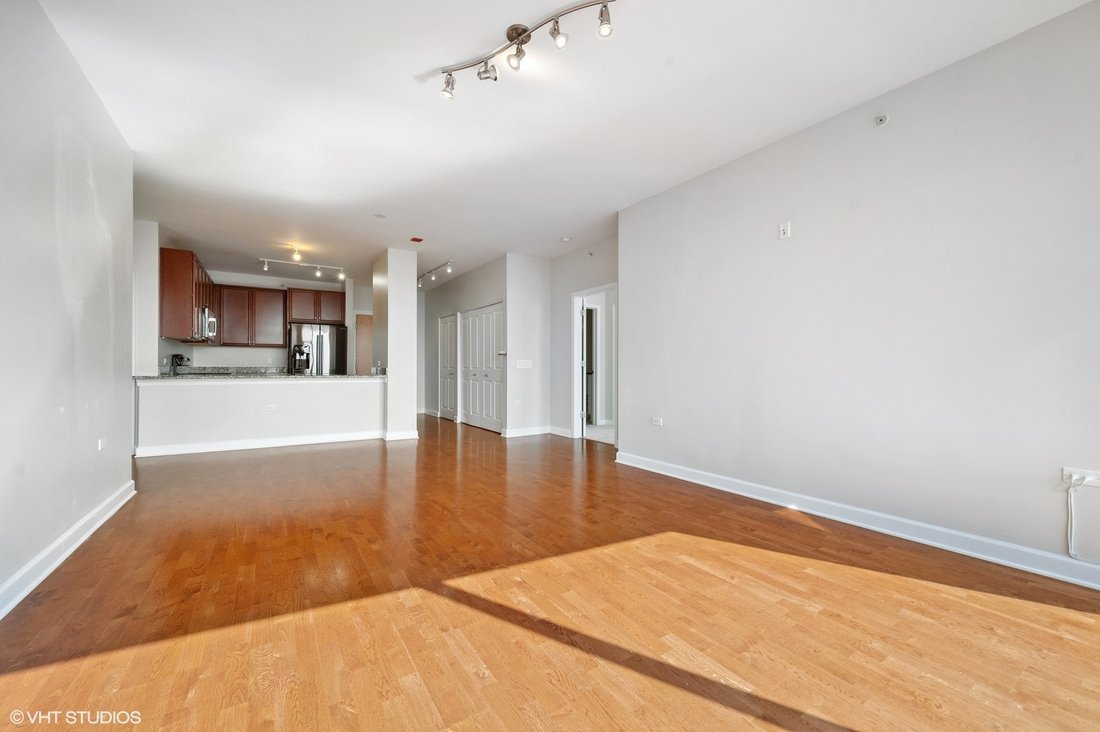 Condo in Chicago, Illinois, United States 4 - 18354718