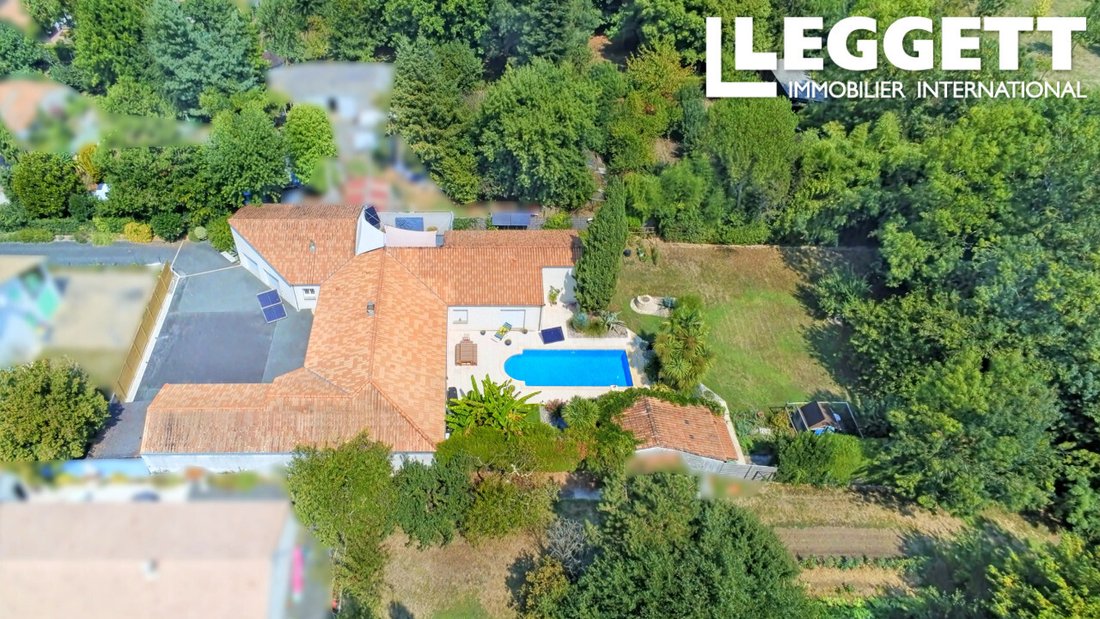 House in Magné, Nouvelle-Aquitaine, France 1 - 18351598