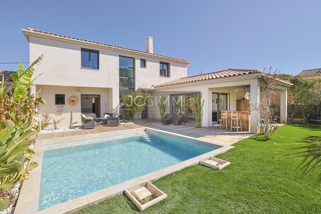 House in La Crau, Provence-Alpes-Côte d'Azur, France 1 - 18355449