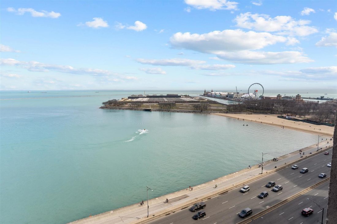 Condo in Chicago, Illinois, United States 2 - 18354713