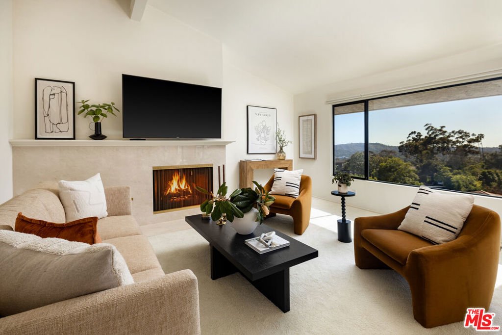 Condo in Santa Barbara, California, United States 1 - 18355010