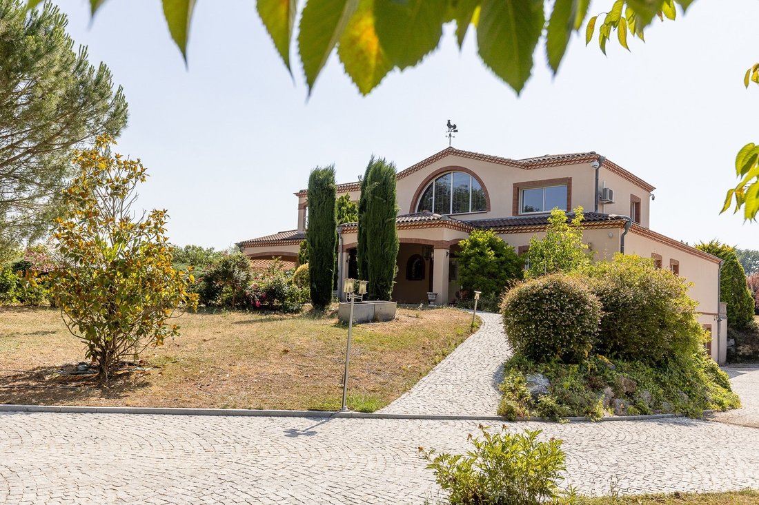 House in Centre Ville, Lavaur, France 2 - 18353286