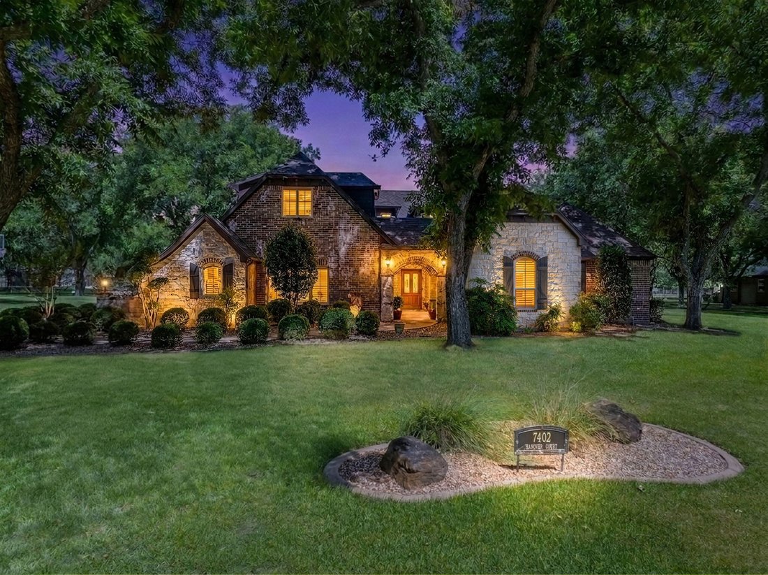 House in Granbury, Texas, United States 1 - 18345558