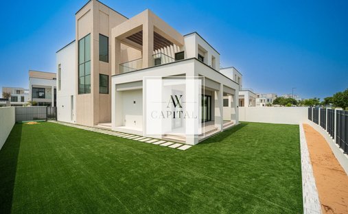 Villa in Dubai Marina / Marsa Dubai, Dubai, United Arab Emirates 1