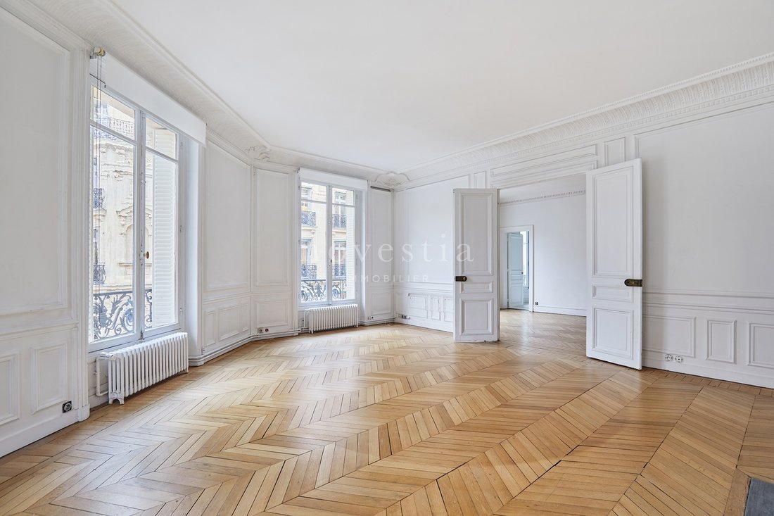 Apartment in Elysées-Madeleine, Paris 8e Arrondissement, Paris 5 - 18351822