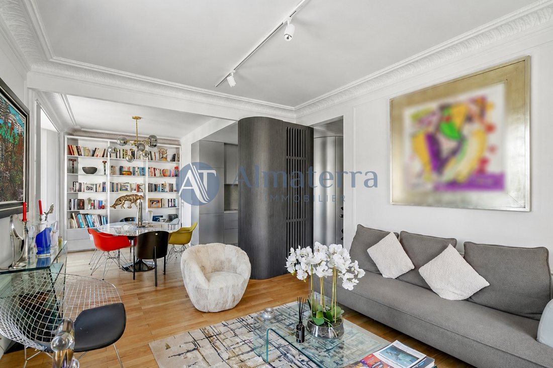 Apartment in Lorette-Martyrs, Paris 9e Arrondissement, Paris 3 - 18351855