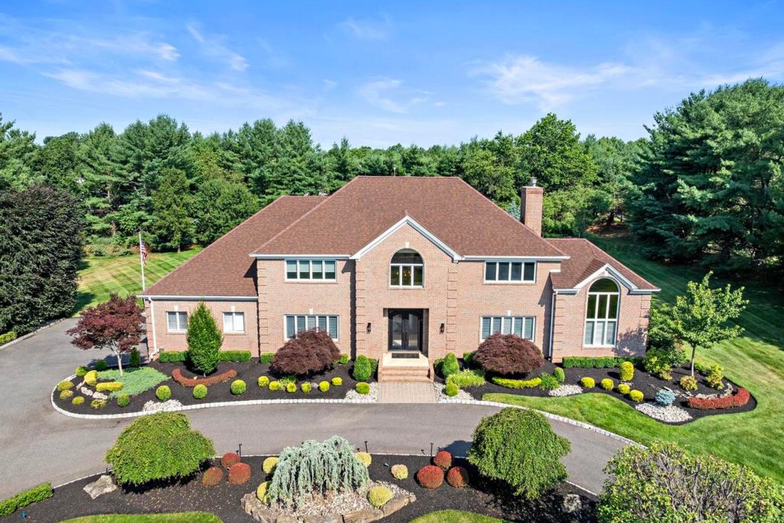 House in Manalapan Township, New Jersey, United States 2 - 18352081
