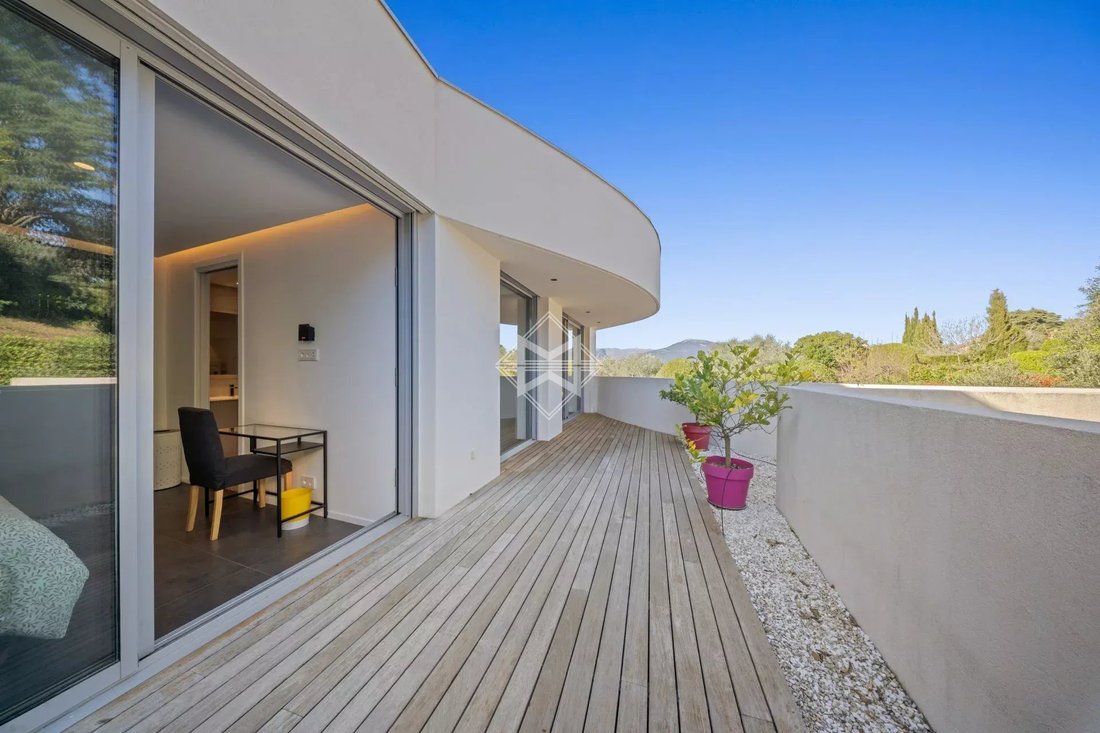 Villa in Valbonne, Provence-Alpes-Côte d'Azur, France 1 - 17454874