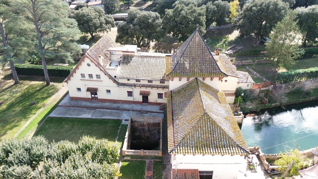 Finca in Garrigas, Catalonia, Spain 2 - 18351849