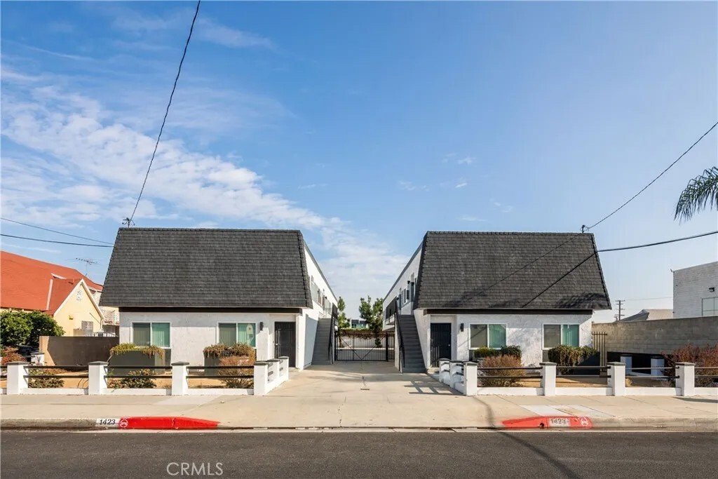 Gardena, California, United States 1 - 18354827