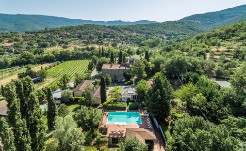 Country House in Tuoro sul Trasimeno, Umbria, Italy 1