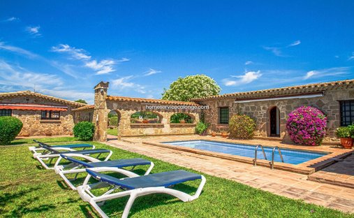 Finca in Calonge i Sant Antoni, Catalonia, Spain 1