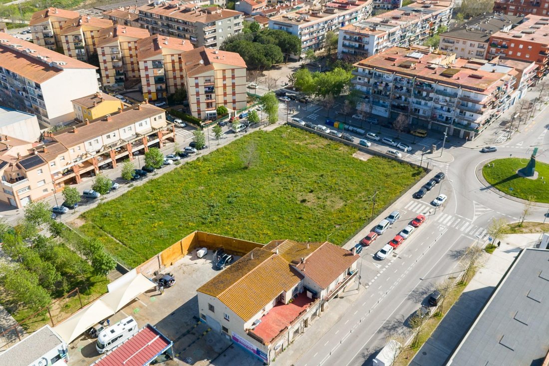 Land in Figueres, Catalonia, Spain 5 - 18351051