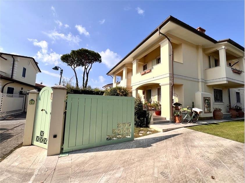 Villa in Center, Forte dei Marmi, Tuscany 2 - 18350965