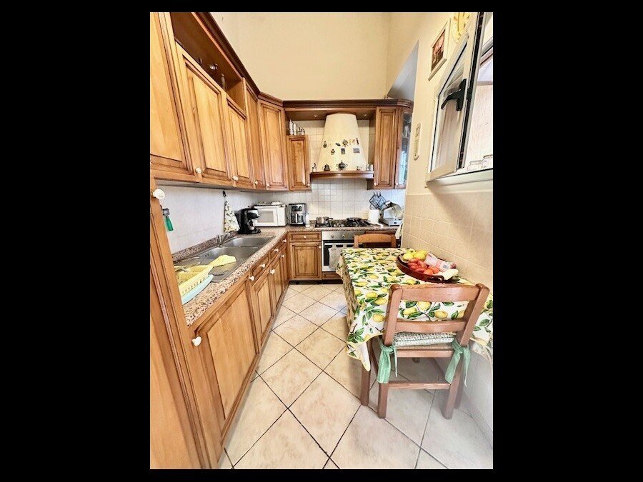 House in Historic Center, Viareggio, Tuscany 4 - 18350957