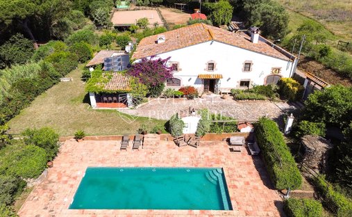 Maisons de campagne à Mont-ras, Catalogne, Espagne 1