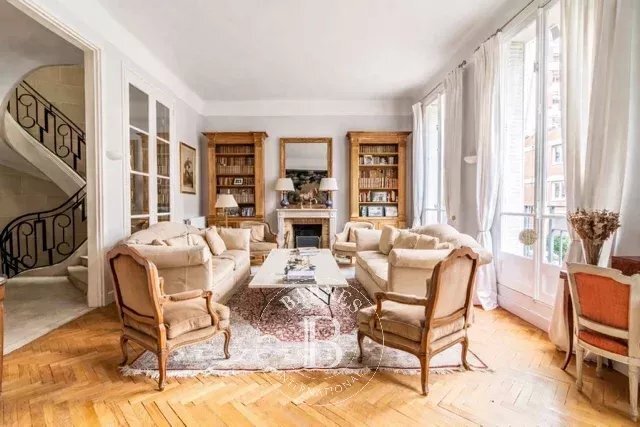 Estate in La Plaine des Sablons, Neuilly-sur-Seine, France 3 - 18352649