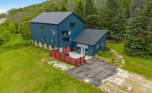 House in Meaford, Ontario, Canada 1