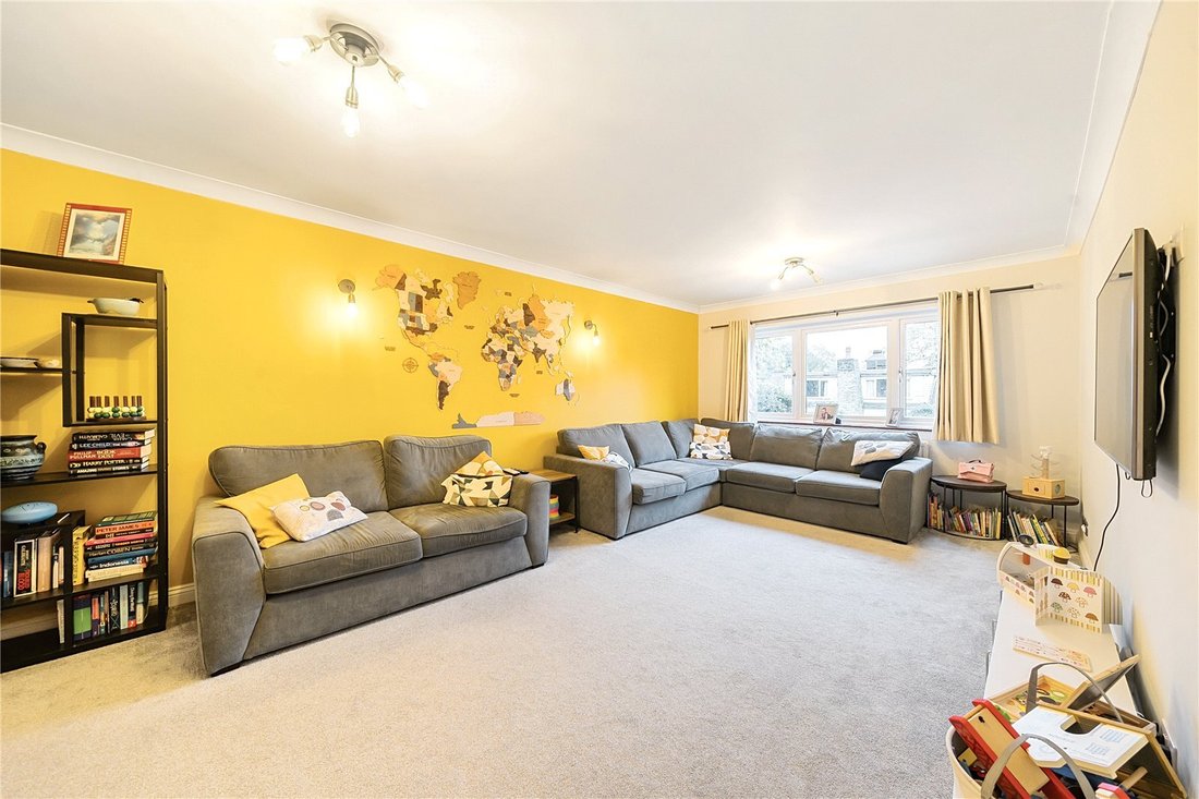 House in Ash Vale, England 2 - 18350886
