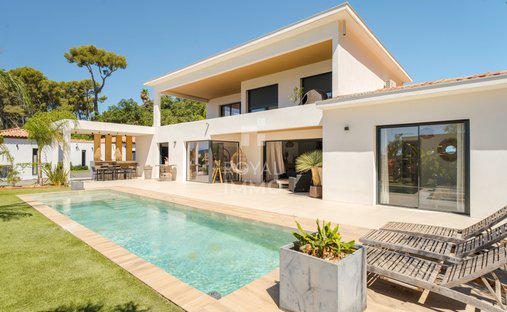 House in Nord Est, Ollioules, France 1
