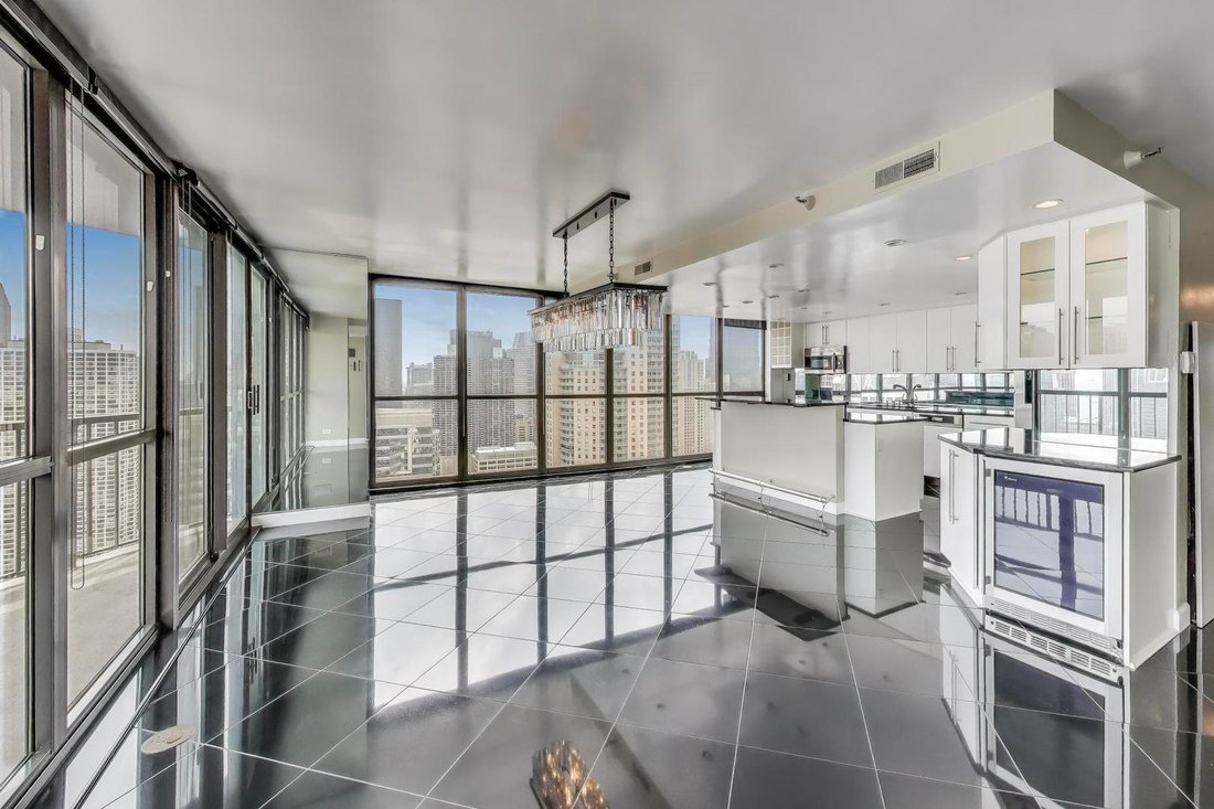 Condo in Chicago, Illinois, United States 5 - 18351020