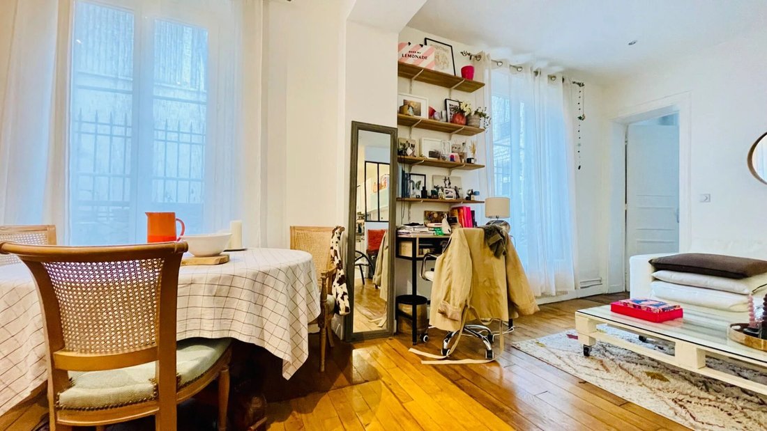 Apartment in Clichy-Trinité, Paris 9e Arrondissement, Paris 2 - 18353410