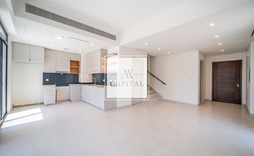 Villa in Dubai Marina / Marsa Dubai, Dubai, United Arab Emirates 1