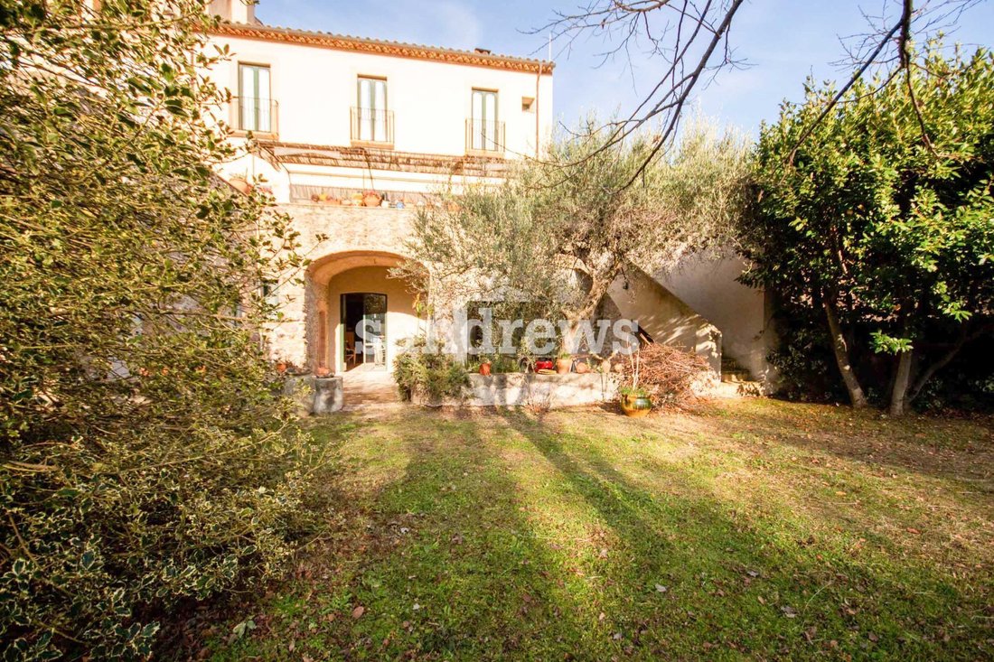 Townhouse in Darnius, Catalonia, Spain 2 - 18351075