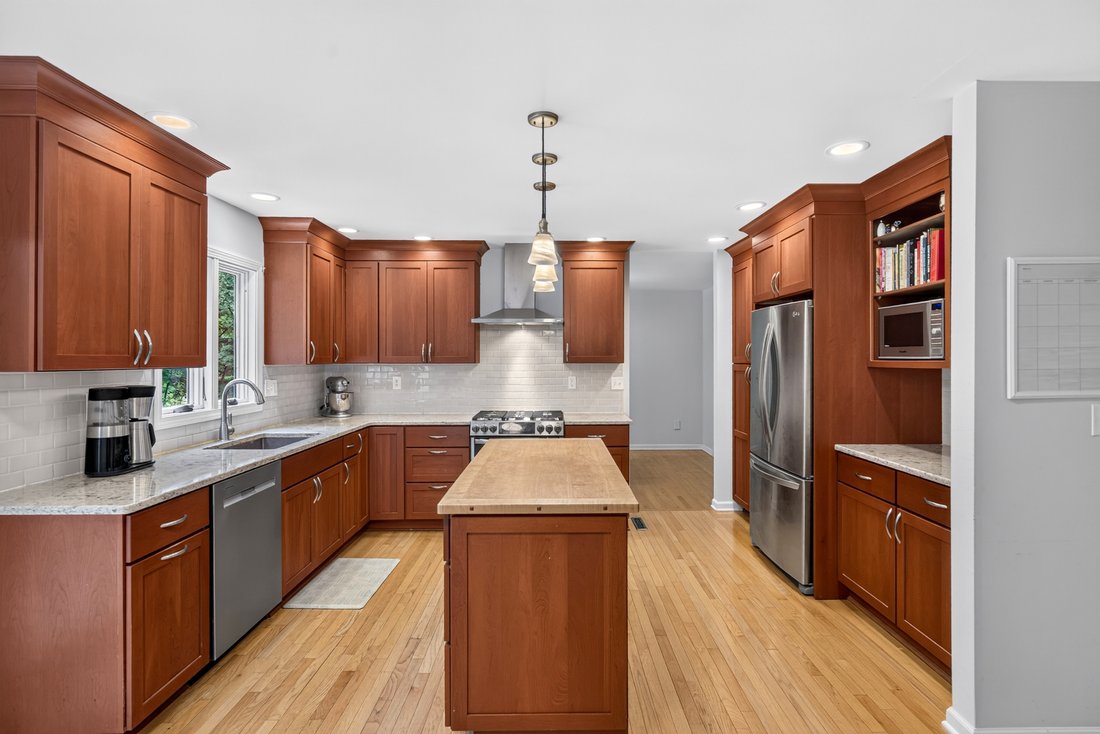 House in Guilford, Connecticut, United States 4 - 18350774